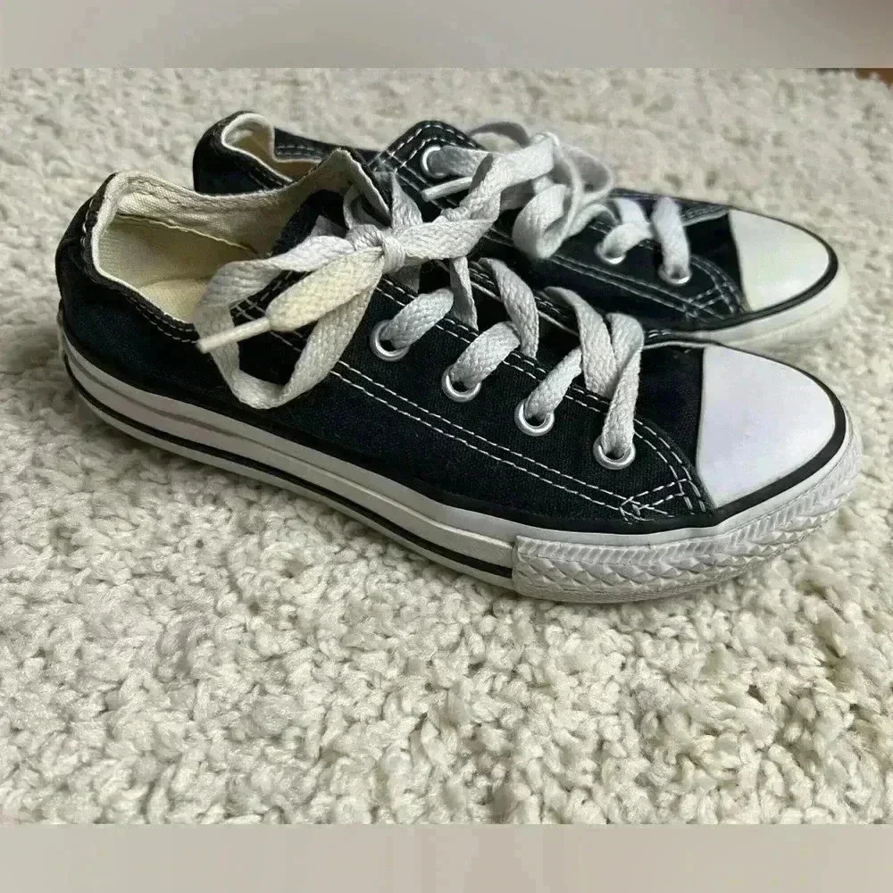 Lot of 2 Size 13 Low Top Chuck Taylor All Star Converse